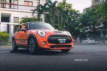 Mini Cooper S Sài Gòn “lên đời nhan sắc” nhờ decal phong cách Dior