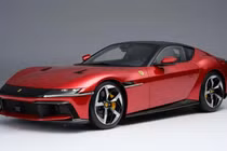 Siêu xe Ferrari 12Cilindri đồ chơi có giá gần 450 triệu đồng