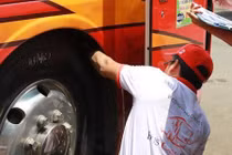 Hàng trăm xe khách được chăm sóc miễn phí tại Hà Nội