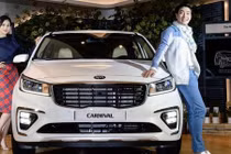 Chi tiết xe Kia Sedona 2019 mới giá từ 613 triệu đồng