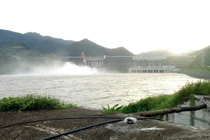 Hồ thủy điện Sơn La và Thác Bà đồng loạt xả lũ