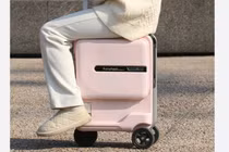 Sử dụng vali điện không bằng lái, du học sinh Trung Quốc bị tuýt còi