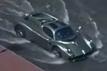 Pagani Utopia hơn 53 tỷ đồng "liều mình" lội nước ở Dubai