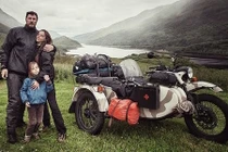 Cả gia đình vòng quanh khắp châu Âu trên Ural 3 bánh