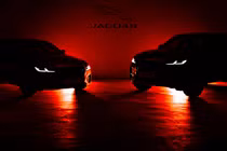 Jaguar XF và F-Pace 2021 mới "rục rịch" ra mắt tại Việt Nam