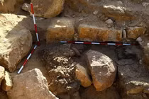 Phát hiện 'hai kho báu' trong đền thờ thần Mặt trời của người Ai Cập 