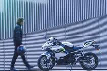 Cận cảnh Kawasaki Ninja e-1 điện từ 192 triệu đồng sắp về Việt Nam