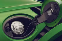 Porsche thử nghiệm nhiên liệu tổng hợp thay thế xăng vào 2022