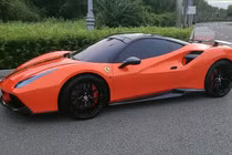 Đại gia Sài Gòn đau lòng vì Ferrari 488 GT “trùm mền" 3 tháng