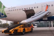 Khách tự ý mở cửa thoát hiểm, loạt chuyến bay bị chậm