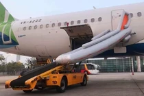 Khách tự ý mở cửa thoát hiểm, loạt chuyến bay bị chậm