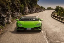Lamborghini bán ra hơn 8.000 siêu xe trong năm 2019