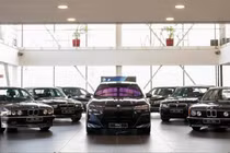 Bảy thế hệ BMW 7-Series lần đầu tiên “xếp hình” tại Rumani