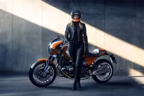 Chi tiết BMW R 12 S phong cách hoài cổ, từ 21.590 USD