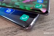 Vì sao màn hình thác nước lại là xu hướng thiết kế mới?