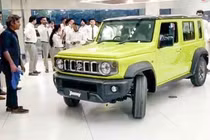 Suzuki Jimny bản 5 cửa vừa có mặt tại đại lý đã "cháy hàng"