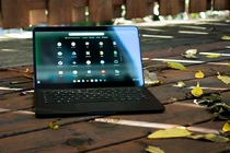 Laptop Pixel đắt đỏ, kém tính năng và cầm chắc thất bại