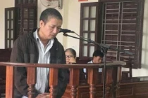 “Yêu râu xanh” dâm ô bé gái 12 tuổi cúi đầu hối hận, xin được giảm nhẹ