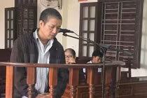 “Yêu râu xanh” dâm ô bé gái 12 tuổi cúi đầu hối hận, xin được giảm nhẹ