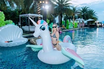 Em gái Đoàn Di Băng ở biệt thự, đi xe sang, nhiều bất động sản