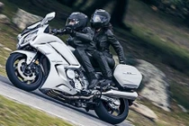 Yamaha nâng cấp sport touring FJR1300 cho năm 2016