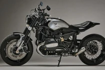 Xe môtô BMW R nineT “ép cân” như siêu mẫu Italy