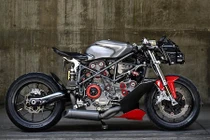 Soi chi tiết bản độ streetfighter “siêu ngầu” từ Ducati 749