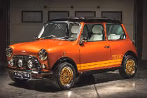 Giám khảo American Idol Simon Cowell “tậu” Mini độc bản