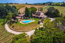 "Đột nhập" resort 5 sao ngập tràn xe thể thao Mazda MX-5