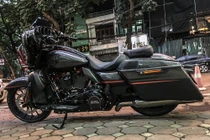 Môtô Harley CVO Street Glide 2018 gần 2 tỷ về Hà Nội 