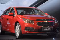 “Soi” những điểm mới trên phiên bản Chevrolet Cruze 2015
