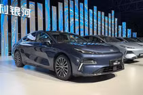 Geely Starshine 8 từ 440 triệu, chạy Hà Nội - TPHCM chỉ 1 bình xăng