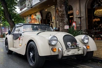 Chiêm ngưỡng vẻ đẹp của xế cổ Morgan Plus 4 tại Hà Nội