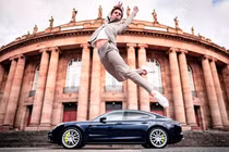 Porsche Panamera 2024 sở hữu khả năng “nhún nhảy” nhờ điều này