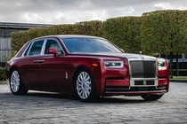Xe siêu sang Rolls-Royce Phantom RED ngoại thất rắc bụi pha lê