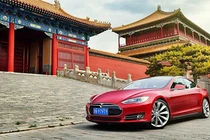 Trung Quốc miễn thuế, xe ôtô điện Tesla giảm gần 14.000 USD