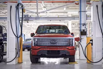 Siêu bán tải điện Ford F-150 Lightning 2023 sắp về Việt Nam tăng giá