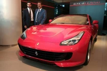 Siêu xe 4 chỗ Ferrari GTC4Lusso “đặt lốp” tới Ấn Độ 