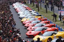 Hàng trăm siêu xe Ferrari “đại náo” đường phố Nhật Bản