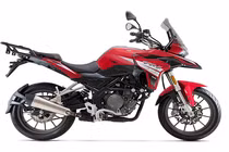 Xế phượt cỡ nhỏ Benelli TRK 251 cập bến Đông Nam Á