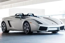 Soi “siêu bò, siêu độc” Concept S mui trần nhà Lamborghini 