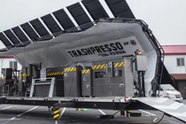 Máy xử lý rác Trashpresso chạy năng lượng mặt trời
