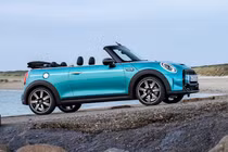 Ra mắt Mini Convertible Seaside Edition 2023 từ 34.500 bảng Anh
