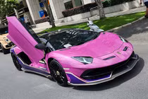 Lamborghini Aventador Roadster "mặc áo màu tím Huế" cực độc ở Sài Gòn