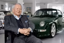 Người thừa kế Porsche xây hầm 294 tỷ xuyên núi vào gara ôtô riêng