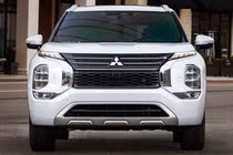 Mitsubishi Outlander 2022 nhận cọc tại Việt Nam, từ 825 triệu đồng