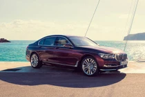 Du thuyền trên cạn "siêu độc" BMW Individual M760Li 