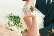 Đàn bà dù mạnh mẽ đến mấy vẫn cần một bờ vai dựa vào