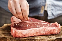 Mách chị em mẹo xử lý thịt dai dễ dàng nhất 