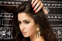 Học lỏm 13 bí quyết trang điểm của phụ nữ Ấn độ 